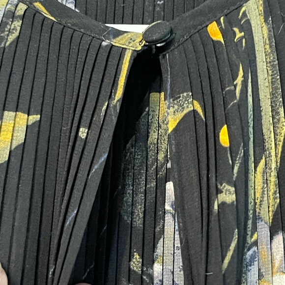 A New Day black floral blouse. XXL. - Picture 8 of 9